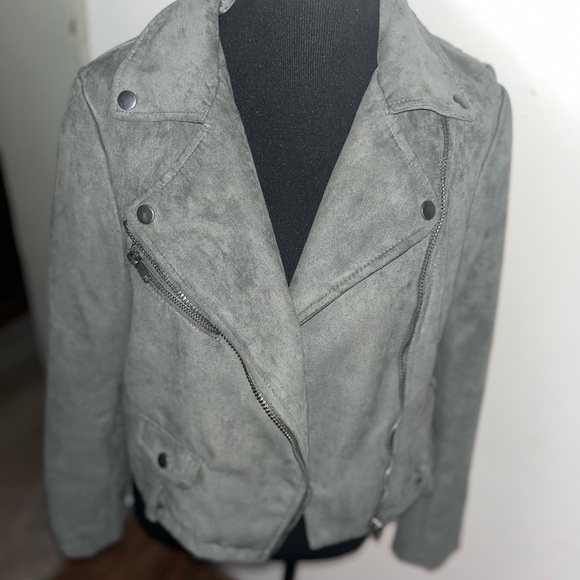 Forever 21 Jackets & Blazers - Forever 21 faux leather moto jacket- M